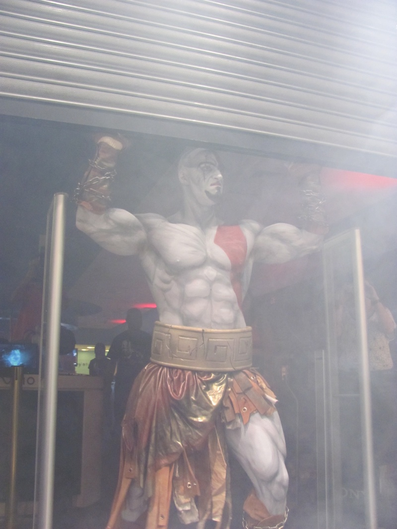 Illustration for article titled Brazilian Kratos Has Magnificently Painted Man Boobs